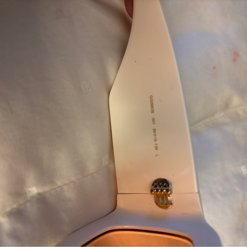 Gucci White and Orange Logo Sunglasses - Picture 5 of 7